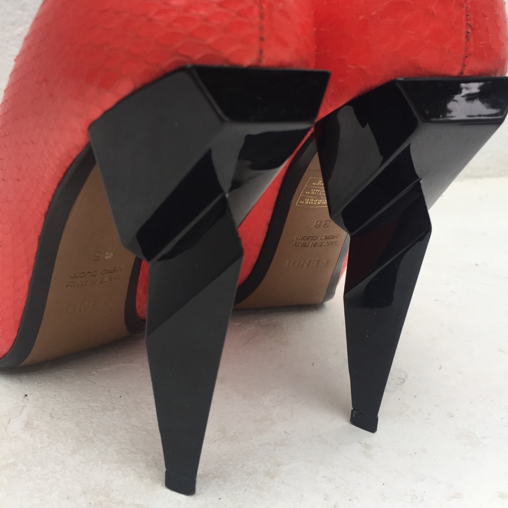 ๐ดSOLD๐ด Fendi Red Snakeskin Diamond Sculpted Heel Pumps - Picture 4 of 10